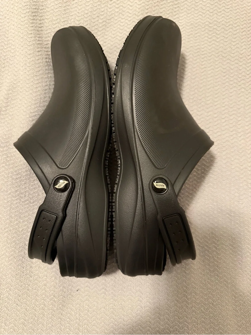 Skechers Arch Fit Riverbound SR Black Slip-On Clogs size 10 men’s